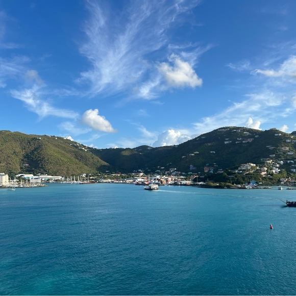 Dresses & Skirts - Posh Live Show Notification